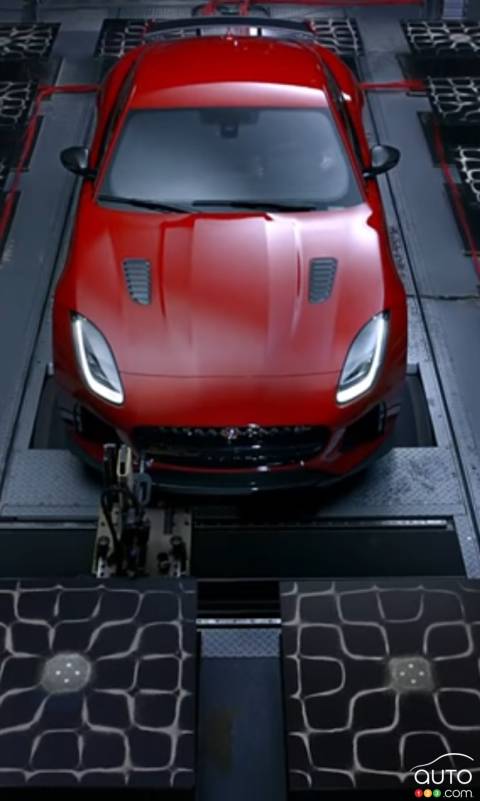 Hear – and See – the Sound of the Jaguar F-Type SVR
