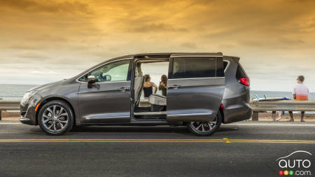 Chrysler Pacifica: Gadgets Galore for Families on Vacation