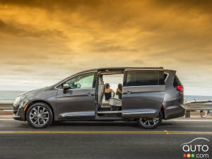 Chrysler Pacifica: Gadgets Galore for Families on Vacation