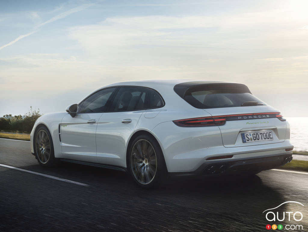 2018 Porsche Panamera Turbo S E-Hybrid Sport Turismo