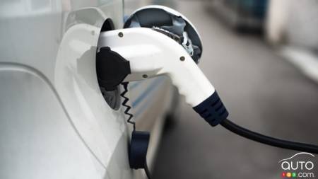 Canada Invests $120M More in Green-Car Infrastructure
