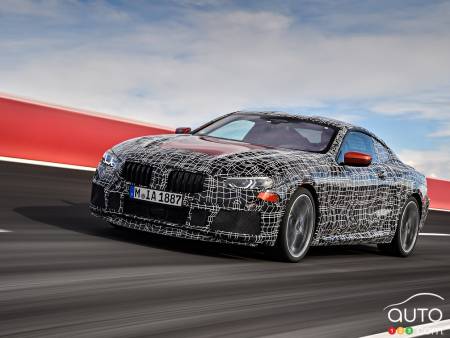 BMW teste la Série 8 et pulvérise un record de drift avec la M5