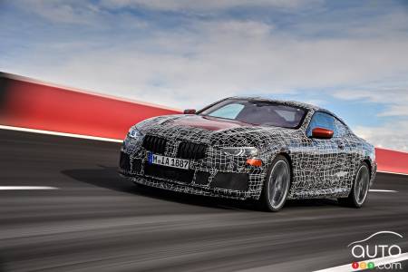 BMW teste la Série 8 et pulvérise un record de drift avec la M5