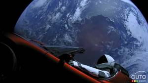Tesla Launches New Roadster… into Space! (Videos)