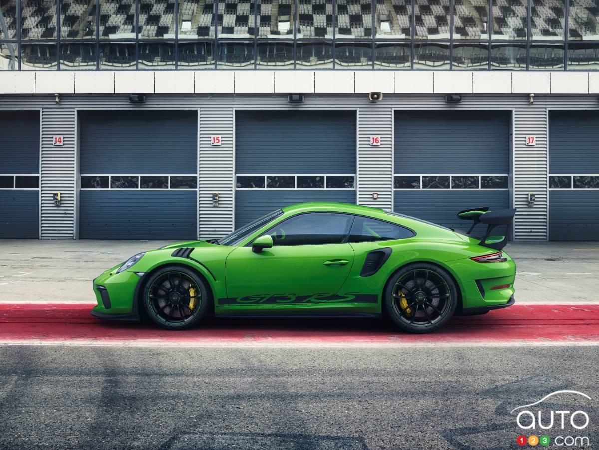 The New Porsche 911 GT3 RS in a Word: Spectacular!