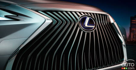 Lexus Shows Nose of its New ES Sedan
