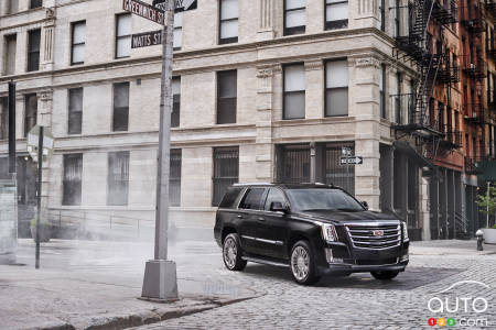 Cadillac offering $10,000 to Escalade Drivers to stay loyal