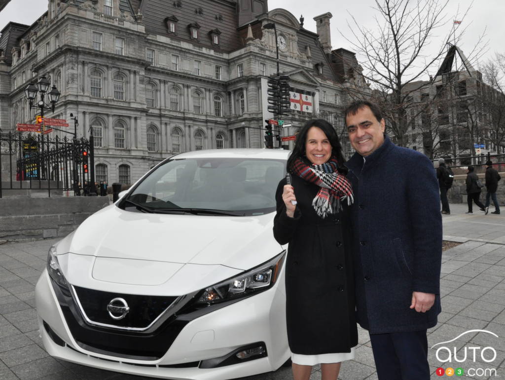 Valérie Plante, Mayor of Montreal, with Joni Paiva, President of Nissan Canada Inc.