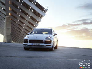 A Range of 44 km for the New 2019 Porsche Cayenne Plug-In Hybrid