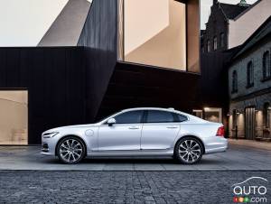 Review of the 2018 Volvo S90 T8 Twin Engine Plug-In Hybrid