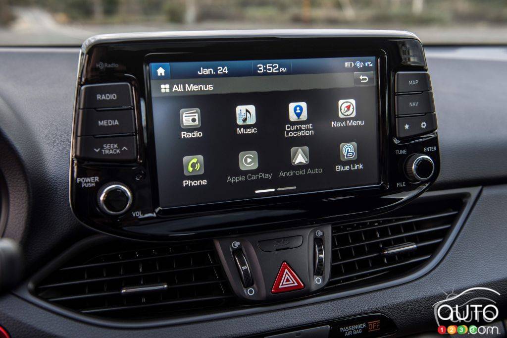 Apple CarPlay and Android Auto: Safer Than Manufacturer's Systems