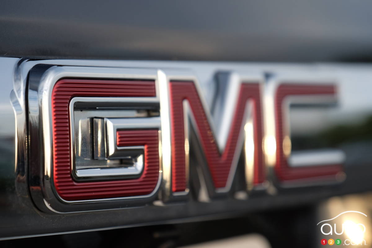GM Recalls 1.2M Pickups, SUVs over steering problem