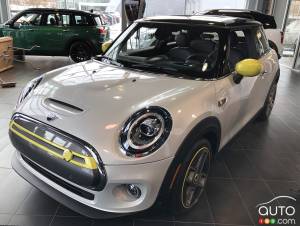 The First All-Electric Mini Makes Debut Appearance in Quebec