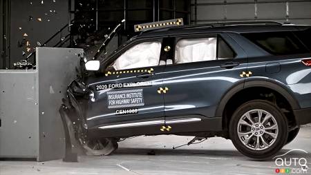 2020 Ford Explorer Trips Up During Collision Test Car News Auto123