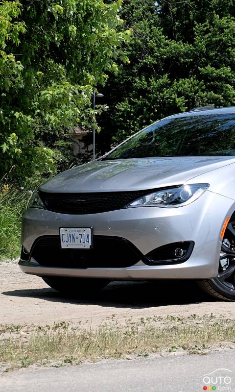 Chrysler Pacifica Could Get AWD for 2021
