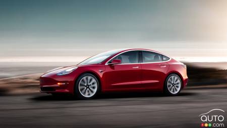 Tesla Finally Makes Available the $35,000 Model 3