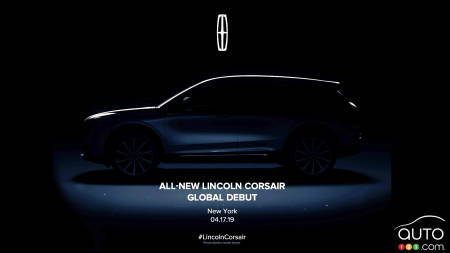 Lincoln Teases Corsair SUV Ahead of NY Auto Show Debut