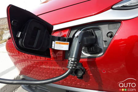 L’Illinois considère des frais annuels de 1000 $ pour l’immatriculation d’une voiture électrique