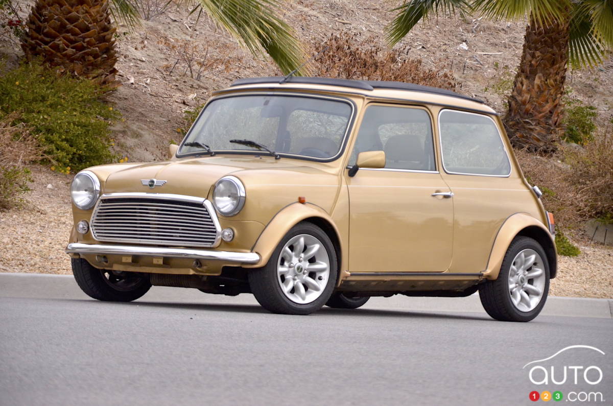 1999 MINI Cooper Knightsbridge Edition Review: Making like Mr. Bean