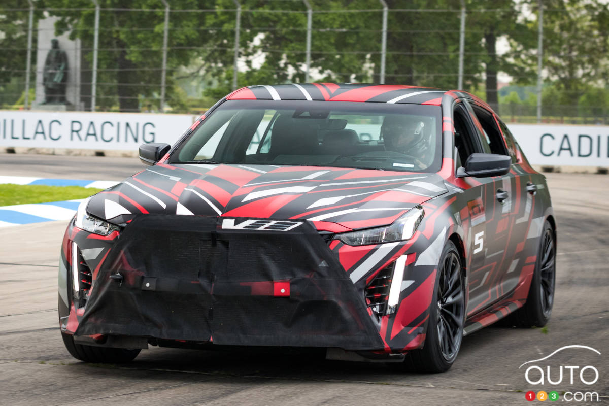 Cadillac Wants to See Out Combustion Engines in Style