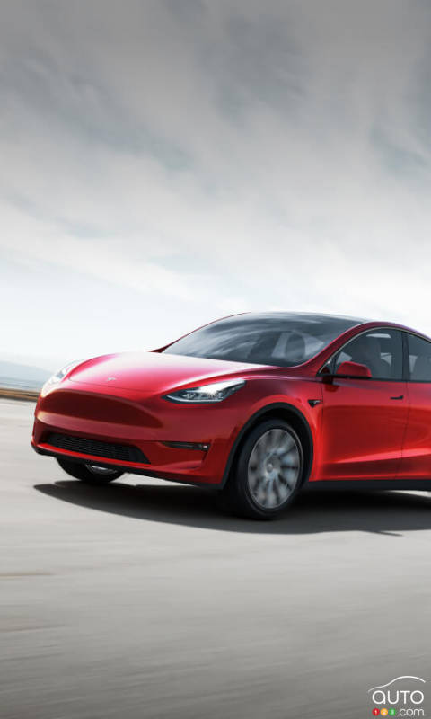Tesla Simplifies Product Range, Lowers Pricing on Model 3