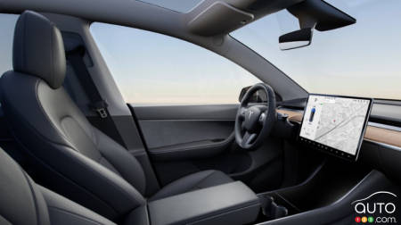 Netflix and YouTube, Streaming Soon on Your Tesla Screen