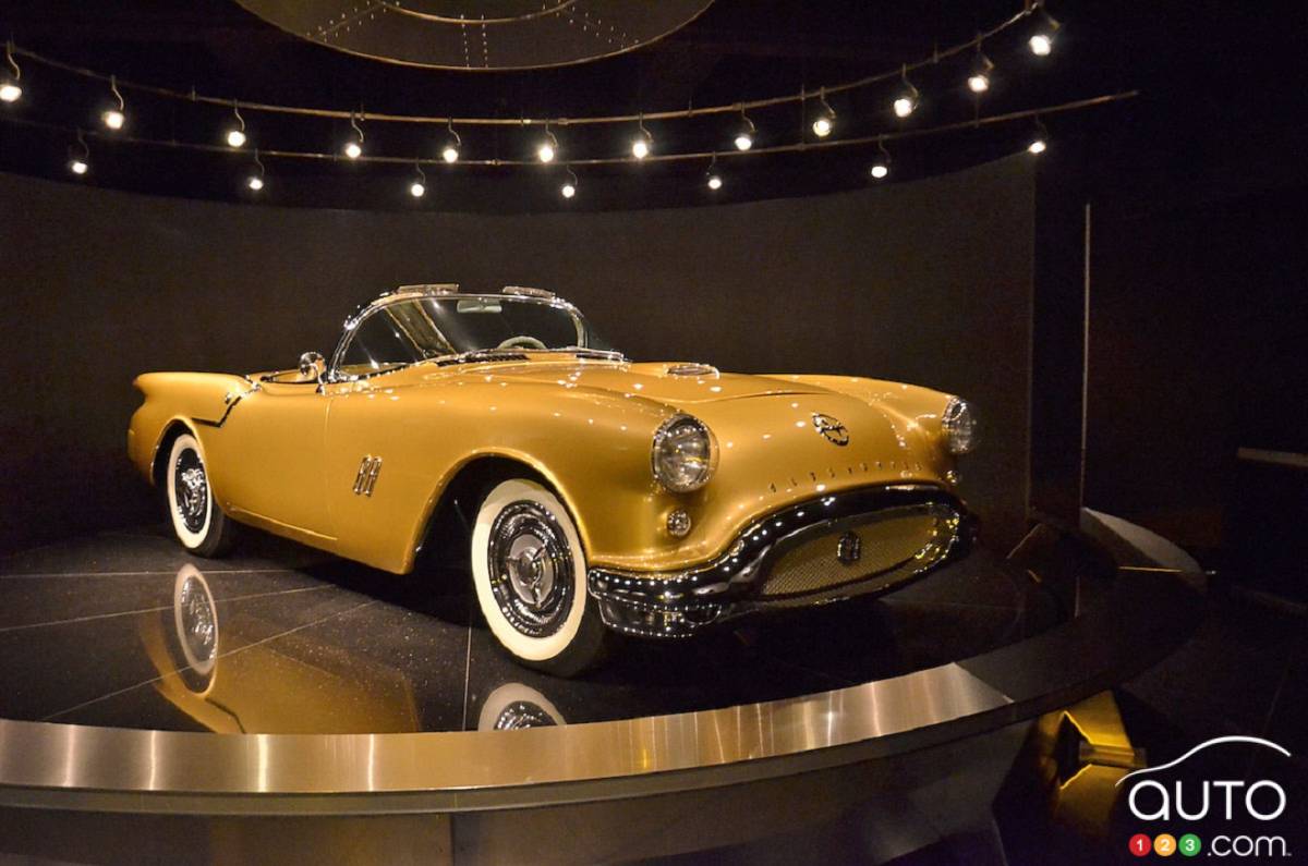 1954 Oldsmobile F-88 concept: Encounter of the third kind | Car News | Auto123