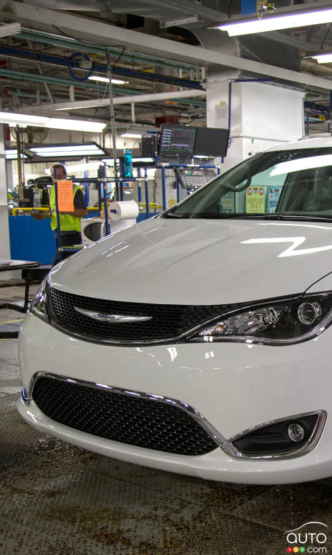FCA Keeping Third Shift at Windsor Plant Until End of 2019