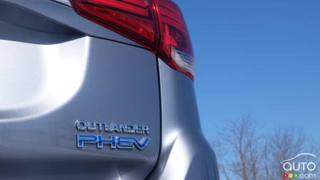 Un nouveau Mitsubishi Outlander hybride enfichable dès 2021 ?