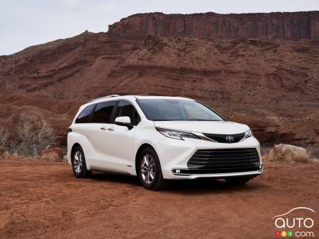 No Fridge or Vacuum for the 2021 Toyota Sienna Initially