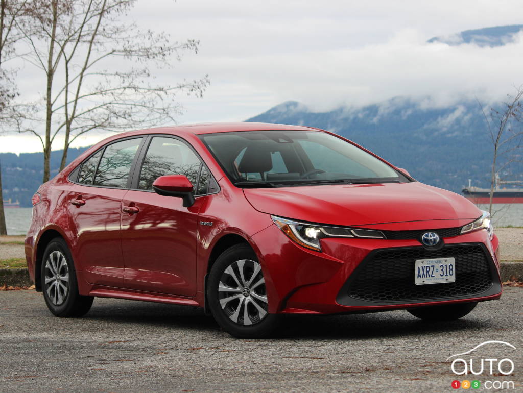 2020 Toyota Corolla Hybrid Review Car Reviews Auto123