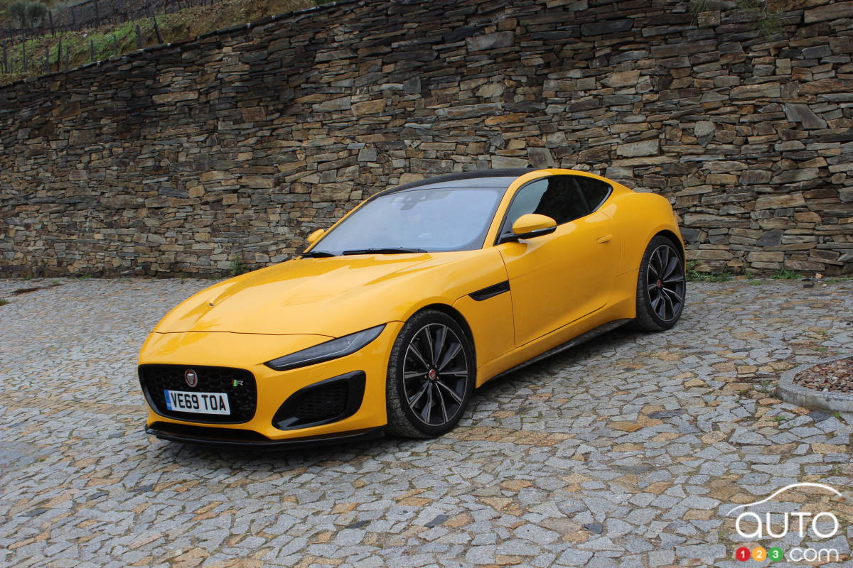 Premier essai de la Jaguar F-Type 2021 : plus civilisée ET brutale