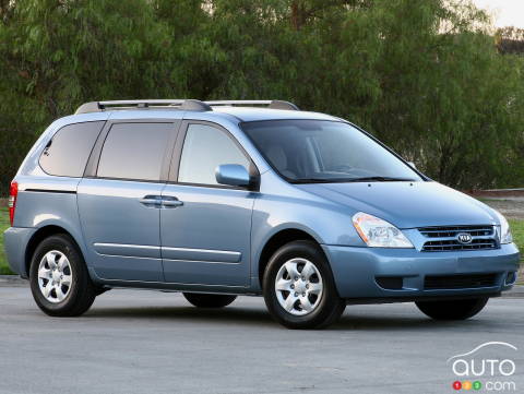 Kia to Recall Older Sedona and Sorento Models