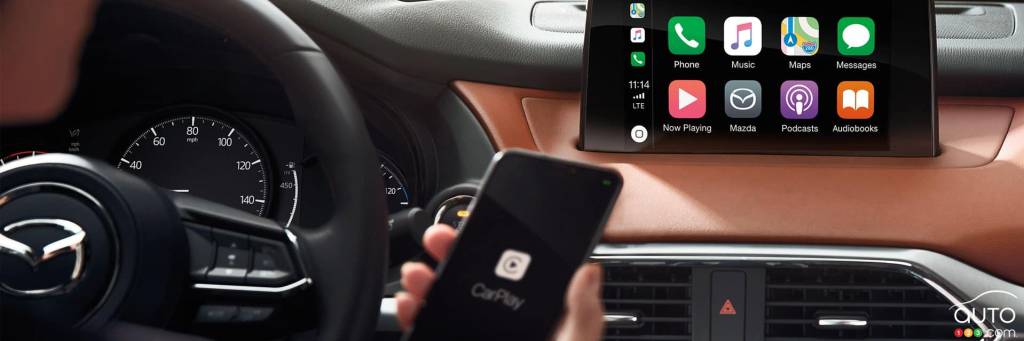 Apple CarPlay and Android Auto: More Dangerous than Drinking and Driving