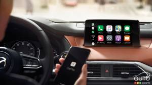 Apple CarPlay and Android Auto: More Dangerous than Drinking and Driving