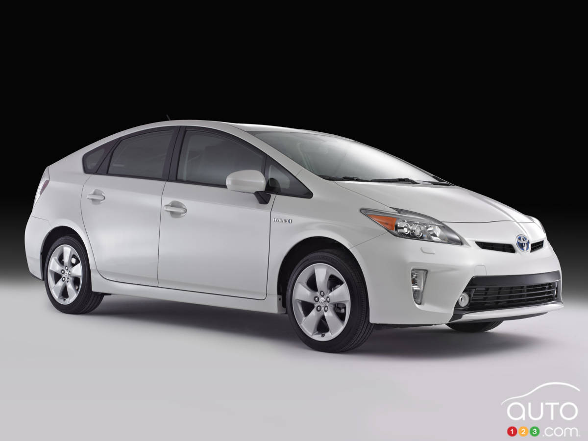 Toyota Recalling 752,000 Prius Cars Over Engine Problem