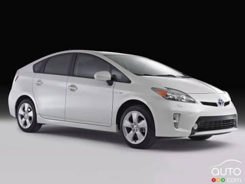 Toyota Recalling 752,000 Prius Cars Over Engine Problem