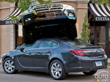 Au volant d’un Toyota Land Cruiser volé, il entre en collision avec… une Buick Regal volée