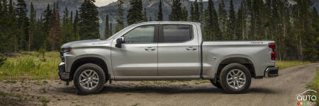 Chevrolet Silverado to get the GMC Sierra's multifunction tailgate