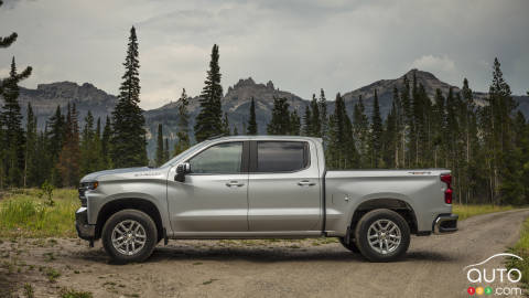 Chevrolet Silverado to get the GMC Sierra's multifunction tailgate
