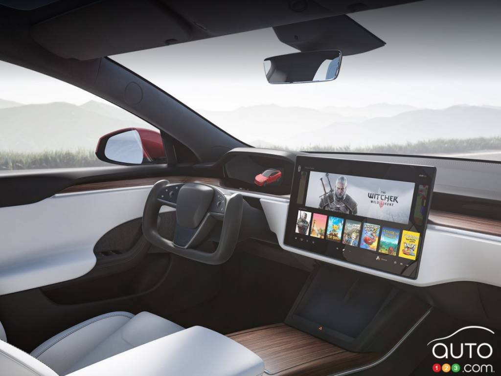 Tesla Model S, new interior