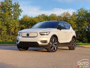 Volvo Cuts Price, Boosts Range on Volvo XC40 Recharge for 2022