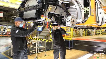 Stellantis' Windsor, Ontario Plant Will Operate on One Shift in 2022