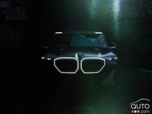 Le Concept XM de BMW se montre le bout du nez avant son dévoilement complet