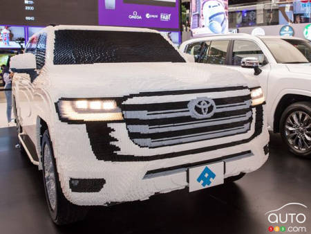 Un Toyota Land Cruiser fait de… 440 000 pièces Lego