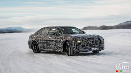 BMW Shows Off Electric 7 Series Sedan in Testing