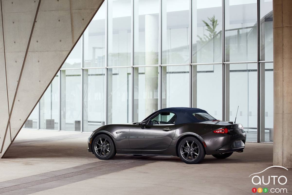 La Mazda MX-5 2022 reçoit de nouvelles technologies, de nouveaux sièges, de nouvelles couleurs et un nouveau PDSF de 33 300 $