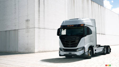 Nikola Delivers its first electric Semi Trucks