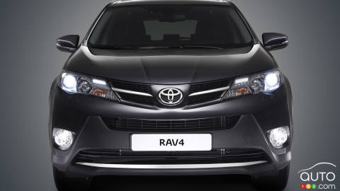 NHTSA Opens Investigation Affecting 1.9 million Toyota RAV4s