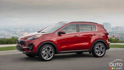Kia Is Recalling 380,000 Sportage and Cadenza Models Over Engine Fire Risk